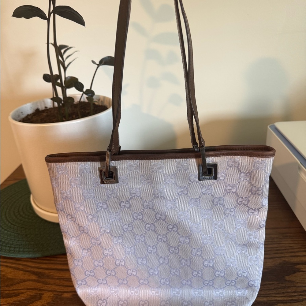 Authentic Gucci GG Lavender/Light Purple Canvas Tote